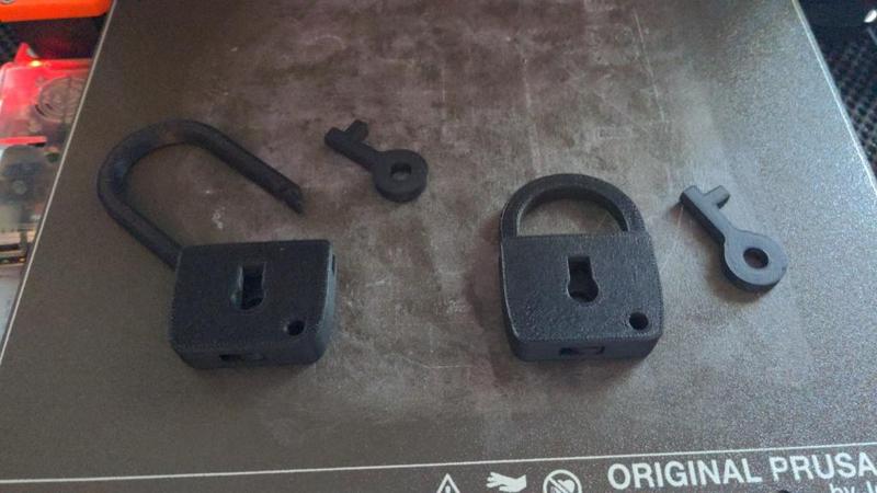 Lock with working mechanism and key