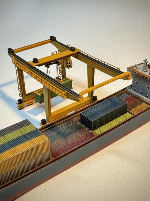 T Gauge 1:450 Harbour Crane / Gantry Crane