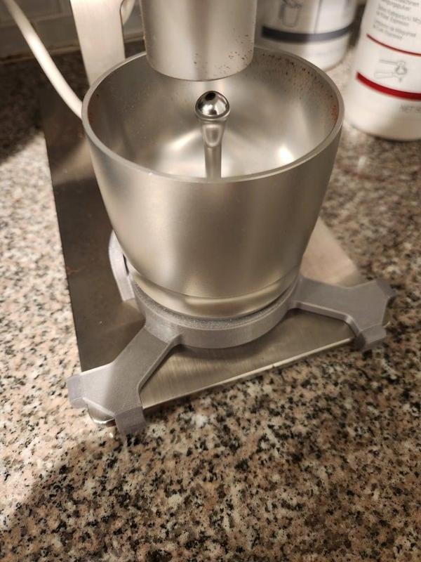 Zerno Z1 stand for Weber Workshops Shaker