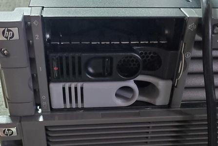 HP Integrity RX/HP 9000 SCSI Drive Tray