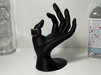 Hand sculpture for jewelry