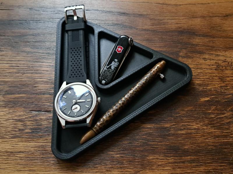 Modern Traingle EDC Tray