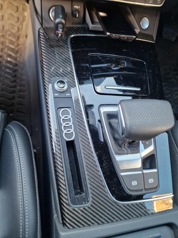 Audi Q5 centre console phone holder. RHD as designed, LHD now included