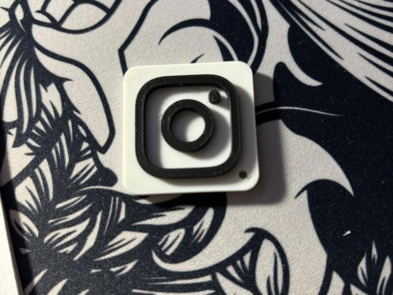 Insta NFC Keychain