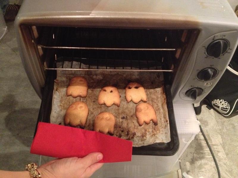 Feed your grandson! by zooilab