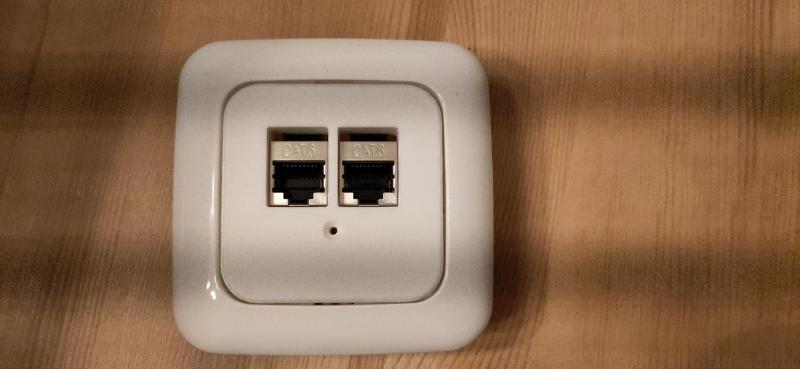 Busch Jäger Duro 2000/Reflex SI frame insert for Keystone Adapter