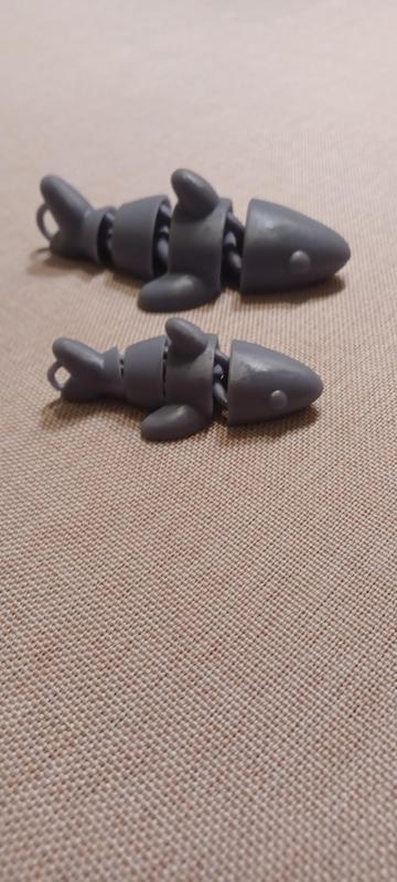 Articulated shark with keyring