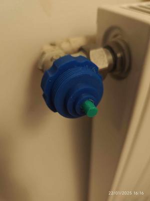 Radiator valve adapter M28 > M30