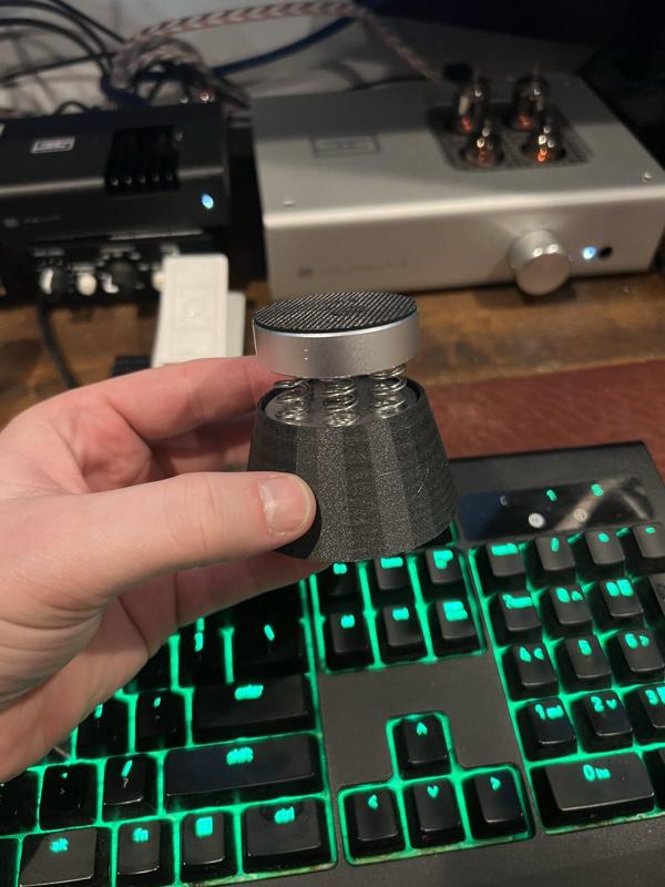 Nobsound Spring isolator stand/riser