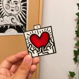 Keith Haring key ring: people with heart