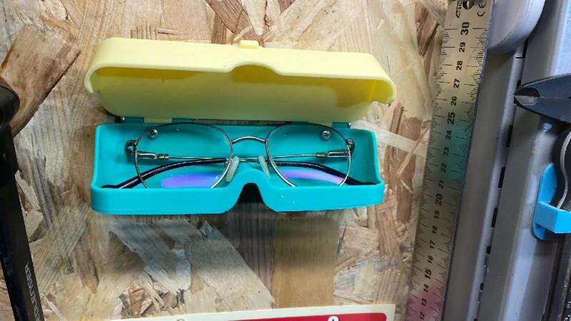 Boite a Lunettes murale   