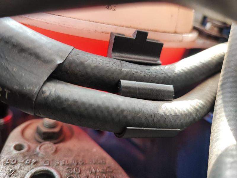 1.4TDI Fuel Hose Holder