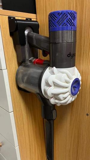 Dyson V6 vacuum holder