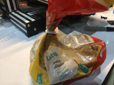 Simple bread bag clip
