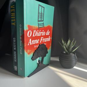 BOOKEND BOY UNDER A TREE