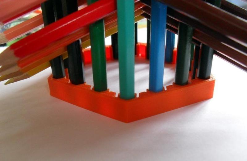 Geo Hart 72 pencil holder