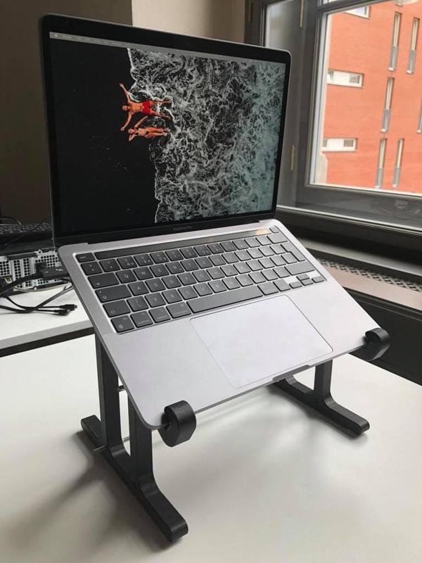 MacBook Pro 13" Stand
