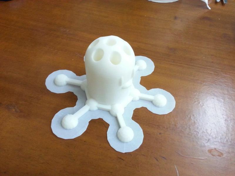 BenzenMole Pen holder