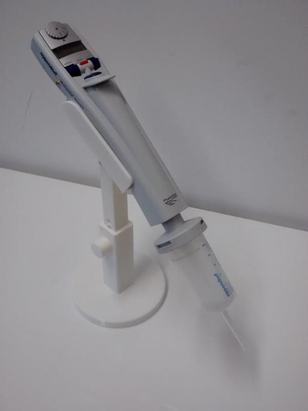 Height adjustable pipette stand