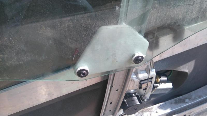 Glass holder for window regulator Smart ForTwo (450)