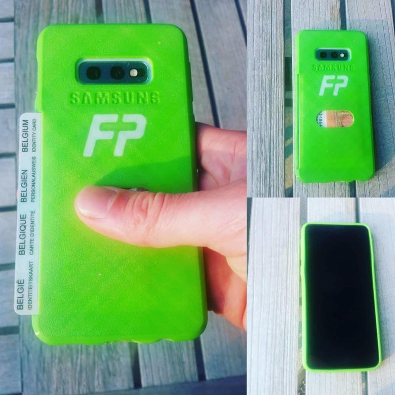 Samsung Galaxy S10e cover with slot for creditcard
