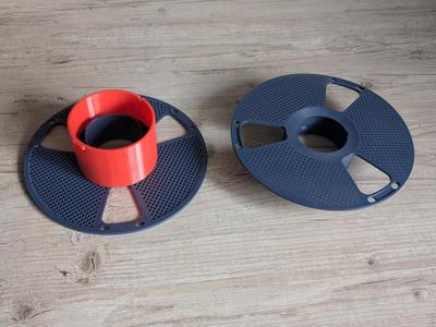 Sunlu Spool centre with filament clip.