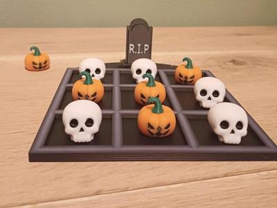 Spooky Tic-Tac-Toe: Pumpkins vs. Skulls Edition!