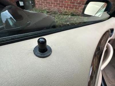 BMW X5 Door lock grommet