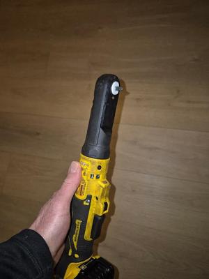 DeWalt power ratchet adapter for 1/4" screw bits   