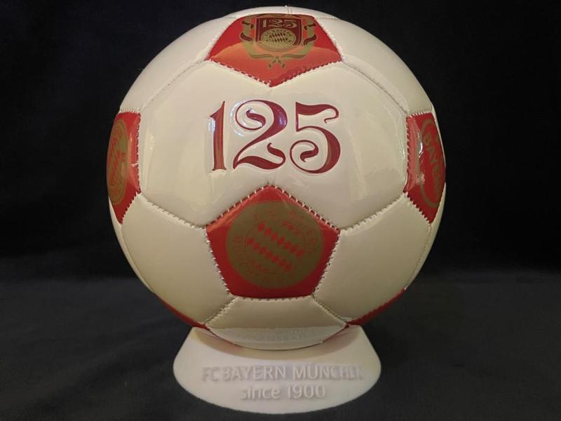 FC Bayern Munich Ball Stand