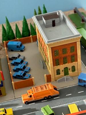 Urban building 37 - Police station (z-scale)