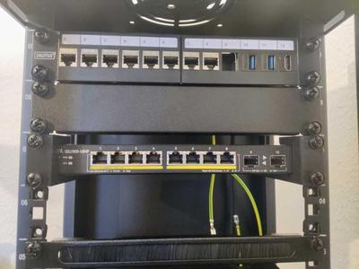 Switch 1U 10"Rackmount (Zyxel GS1900) 