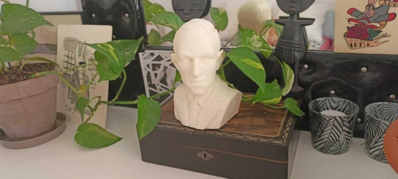 LOVECRAFT BUST
