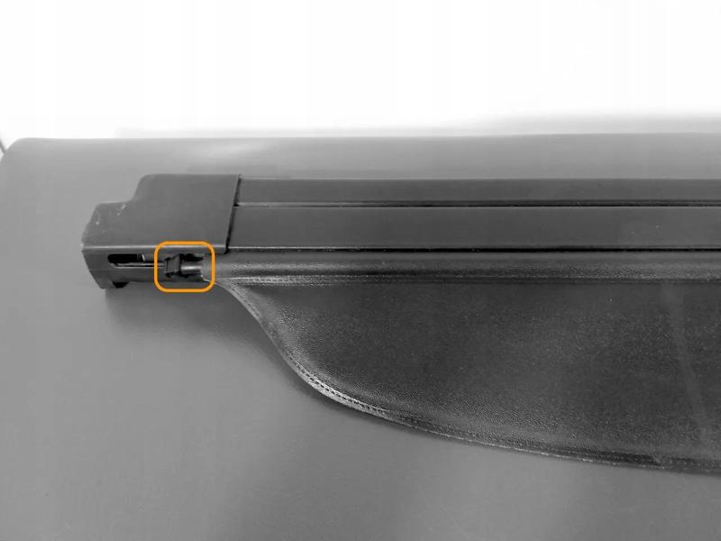 Opel/Vauxhall Signum Cargo Cover Pin Replacement (2003–2008)   