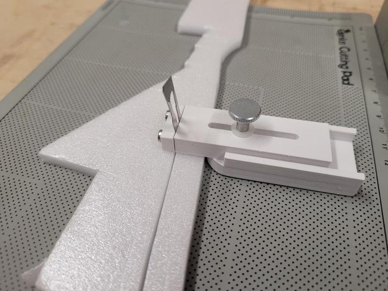 Leistenschneider für Depron/Balsa für gekrümmte Leisten / Strip cutter for Depron/balsa for curved strips