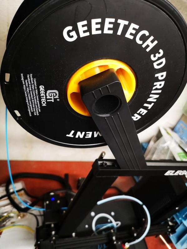 Filament spool spacer