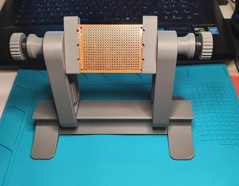 PCB holder soldering aid