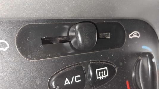 Peugeot 307 climate control knob head