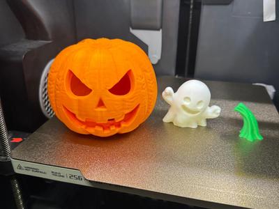 pumpkin with ghost 