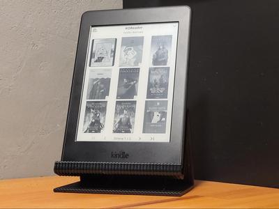 RetroSlab Kindle Stand – Designer Display