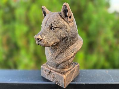 American Akita Bust – Dog Collector Statue