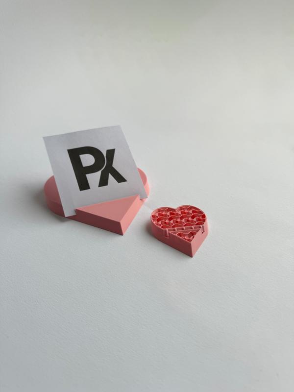 Heart Shaped Photo Stand | Fully adjustable Fusion File Included