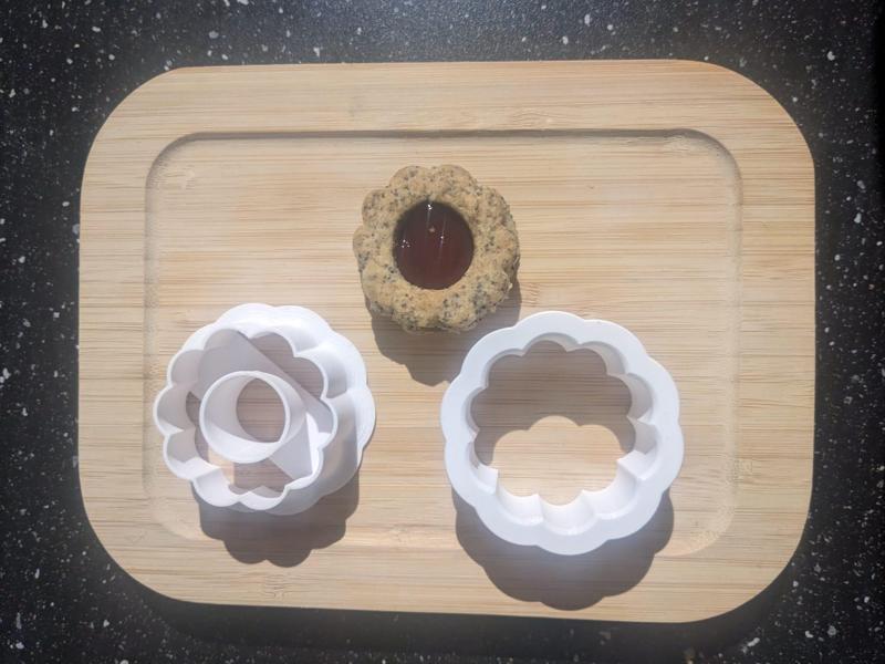 Cutter for Cookies with two Layers / Linzer Keksausstecher