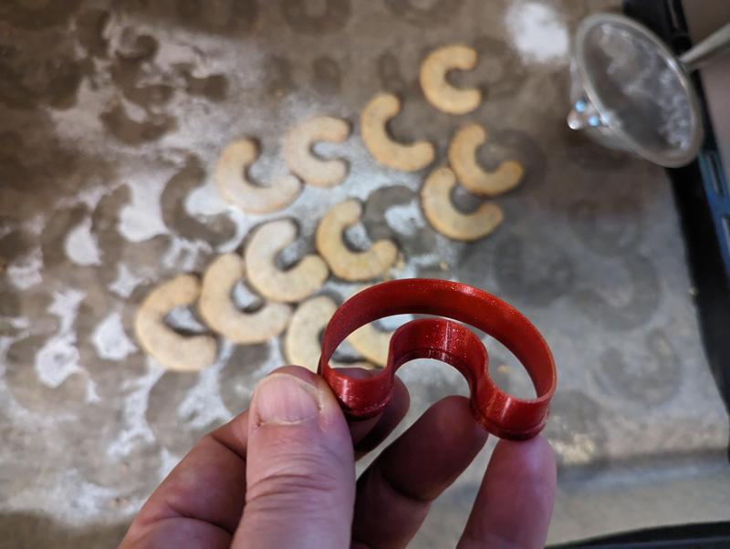 Vanilla roll cookie cutter