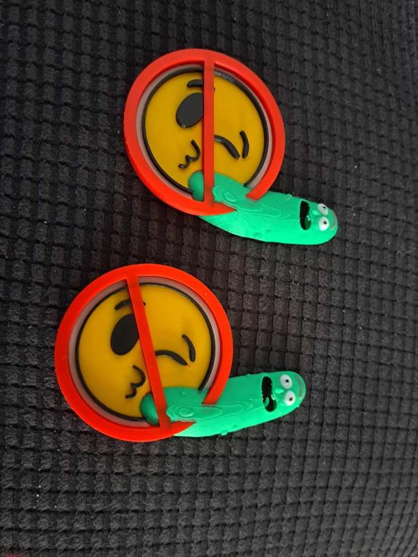 pickle smoocher kiss smooch thing