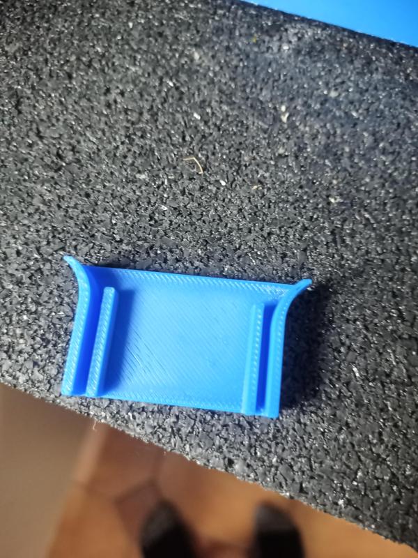 Cache sur coté plateau  Flasforge ad5M