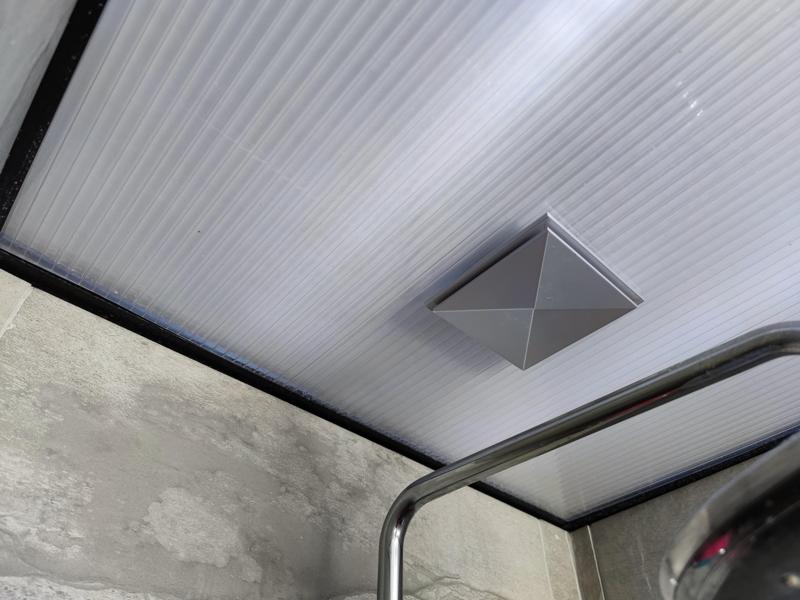 Bathroom air vents