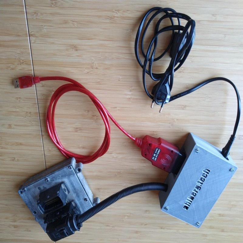 Custom flasher case for SAAB Trionic 8