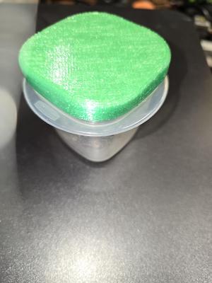 Lid for 4 oz./118 ml. Rubbermaid container