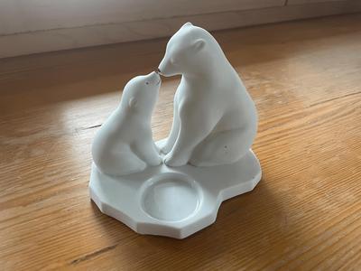 Eisbären mit Kerzenlicht
